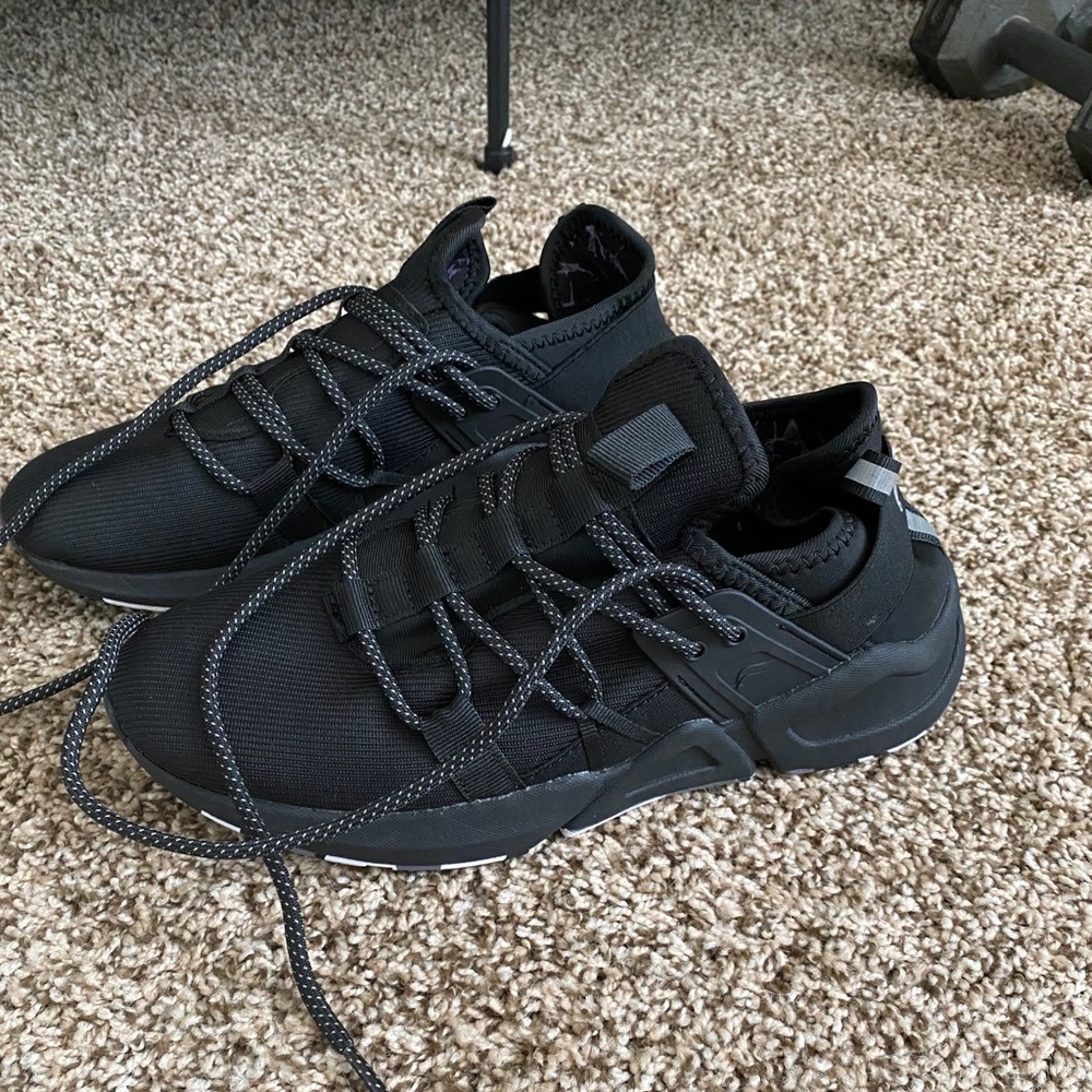 Fabletics Shoes